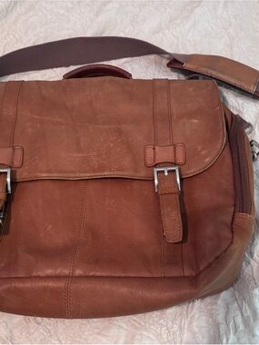 Kenneth Cole Reaction Cognac Leather Messenger Bag